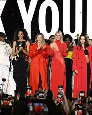 Cara Delevingne / CaraDelevingneOfficialPage / Caradelevingne nude photo #2332