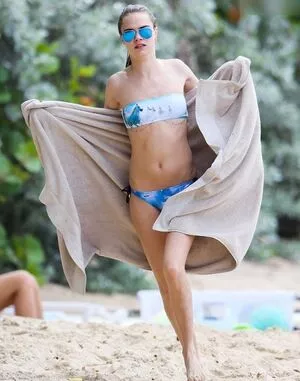Cara Delevingne / CaraDelevingneOfficialPage / Caradelevingne nude photo #2394