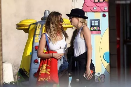 Cara Delevingne / CaraDelevingneOfficialPage / Caradelevingne nude photo #2432