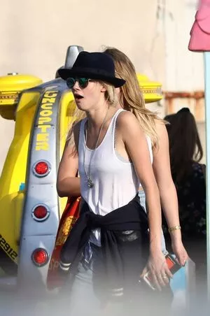 Cara Delevingne / CaraDelevingneOfficialPage / Caradelevingne nude photo #2440