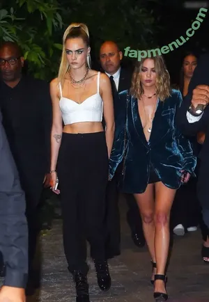 Cara Delevingne / caradelevingne / jeff__sacks nude photo #2673