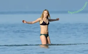 Cara Delevingne / caradelevingne nude photo #2693