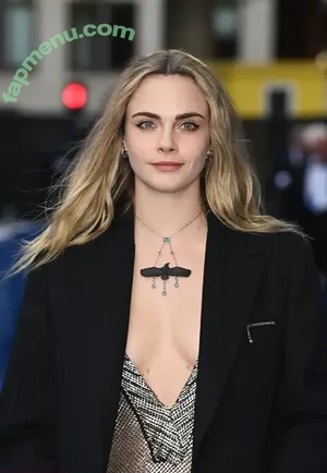 Cara Delevingne / caradelevingne nude photo #2740