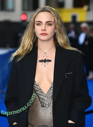 Cara Delevingne / caradelevingne nude photo #2742