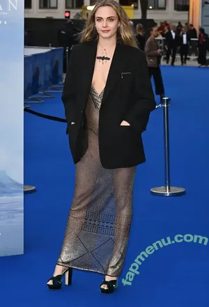 Cara Delevingne / caradelevingne nude photo #2755