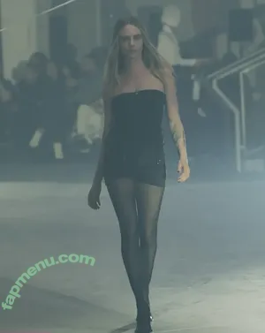 Cara Delevingne / caradelevingne nude photo #2853
