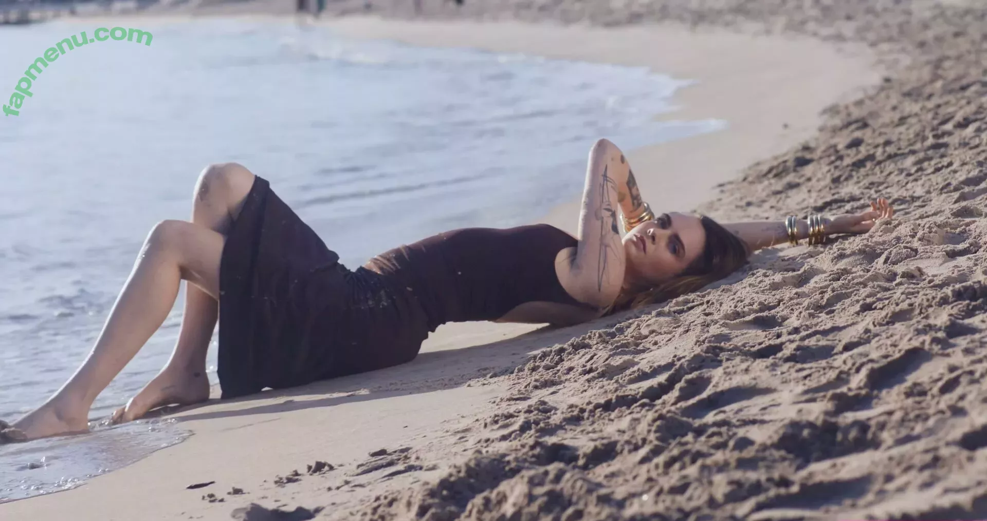 Cara Delevingne nude photo #2024 (CaraDelevingneOfficialPage / caradelevingne)