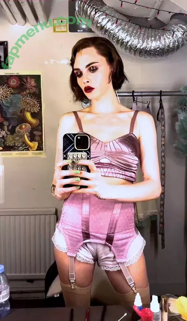 Cara Delevingne nude photo #2143 (CaraDelevingneOfficialPage / caradelevingne)