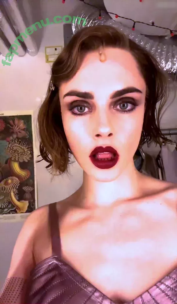 Cara Delevingne nude photo #2147 (CaraDelevingneOfficialPage / caradelevingne)