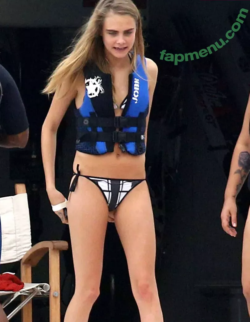 Cara Delevingne nude photo #2159 (CaraDelevingneOfficialPage / caradelevingne)