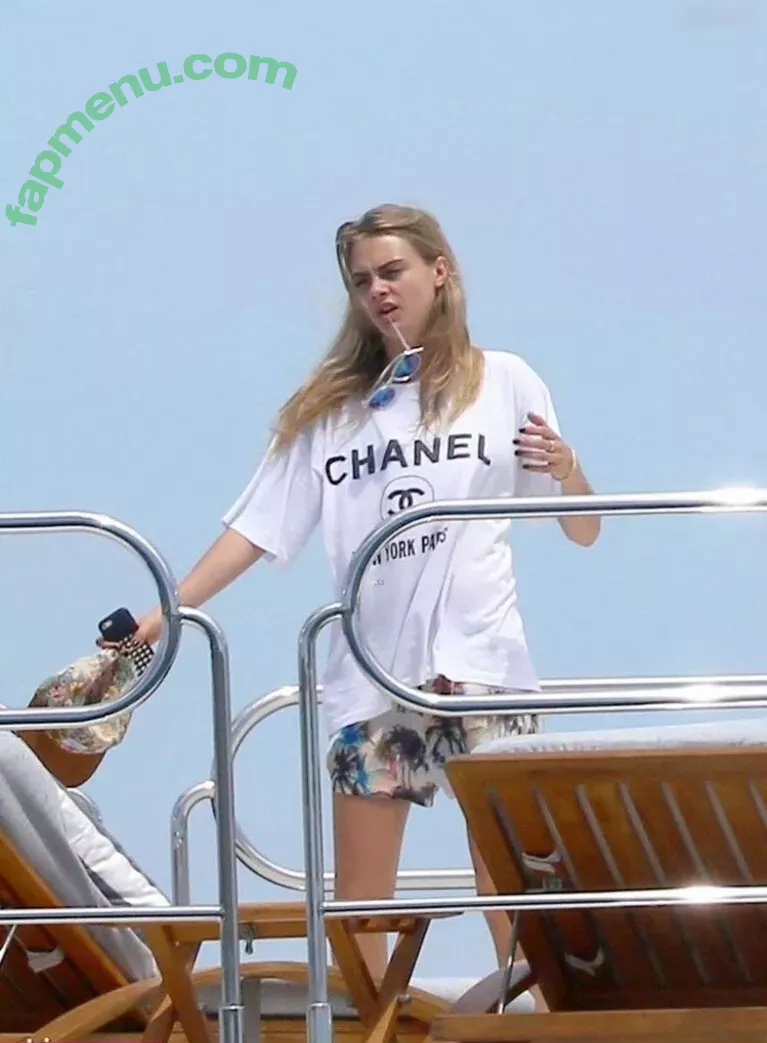 Cara Delevingne nude photo #2175 (CaraDelevingneOfficialPage / caradelevingne)