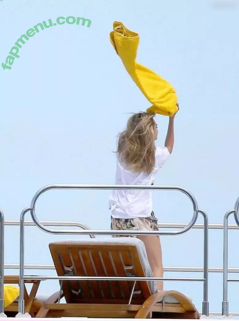 Cara Delevingne nude photo #2179 (CaraDelevingneOfficialPage / caradelevingne)