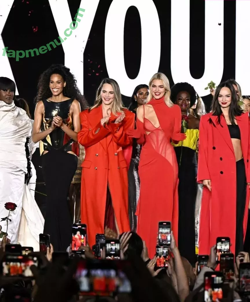 Cara Delevingne nude photo #2332 (CaraDelevingneOfficialPage / Caradelevingne)