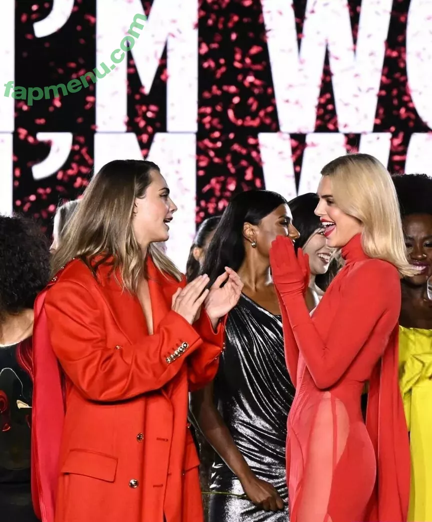 Cara Delevingne nude photo #2337 (CaraDelevingneOfficialPage / Caradelevingne)