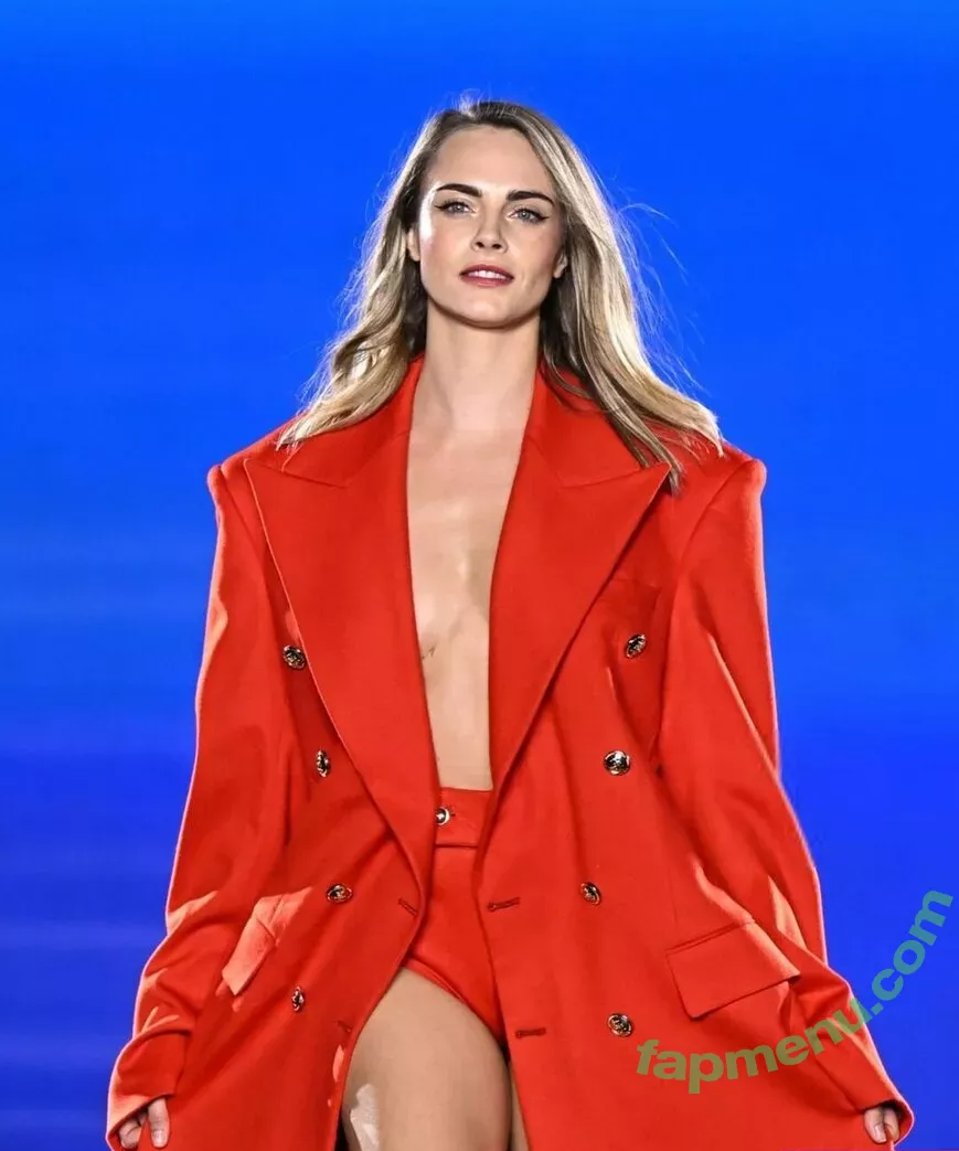 Cara Delevingne nude photo #2344 (CaraDelevingneOfficialPage / Caradelevingne)