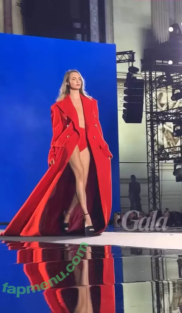 Cara Delevingne nude photo #2353 (CaraDelevingneOfficialPage / Caradelevingne)