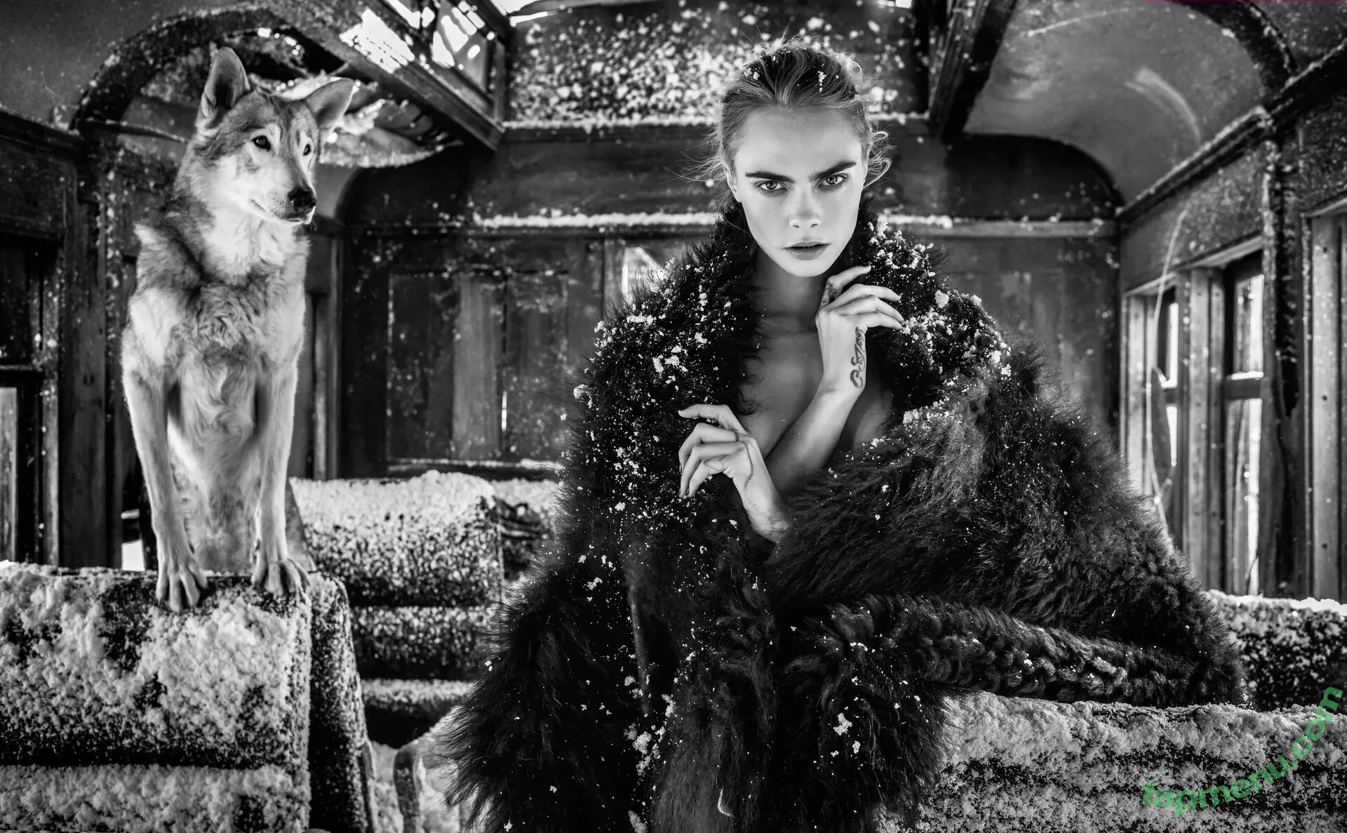 Cara Delevingne nude photo #2406 (CaraDelevingneOfficialPage / Caradelevingne)