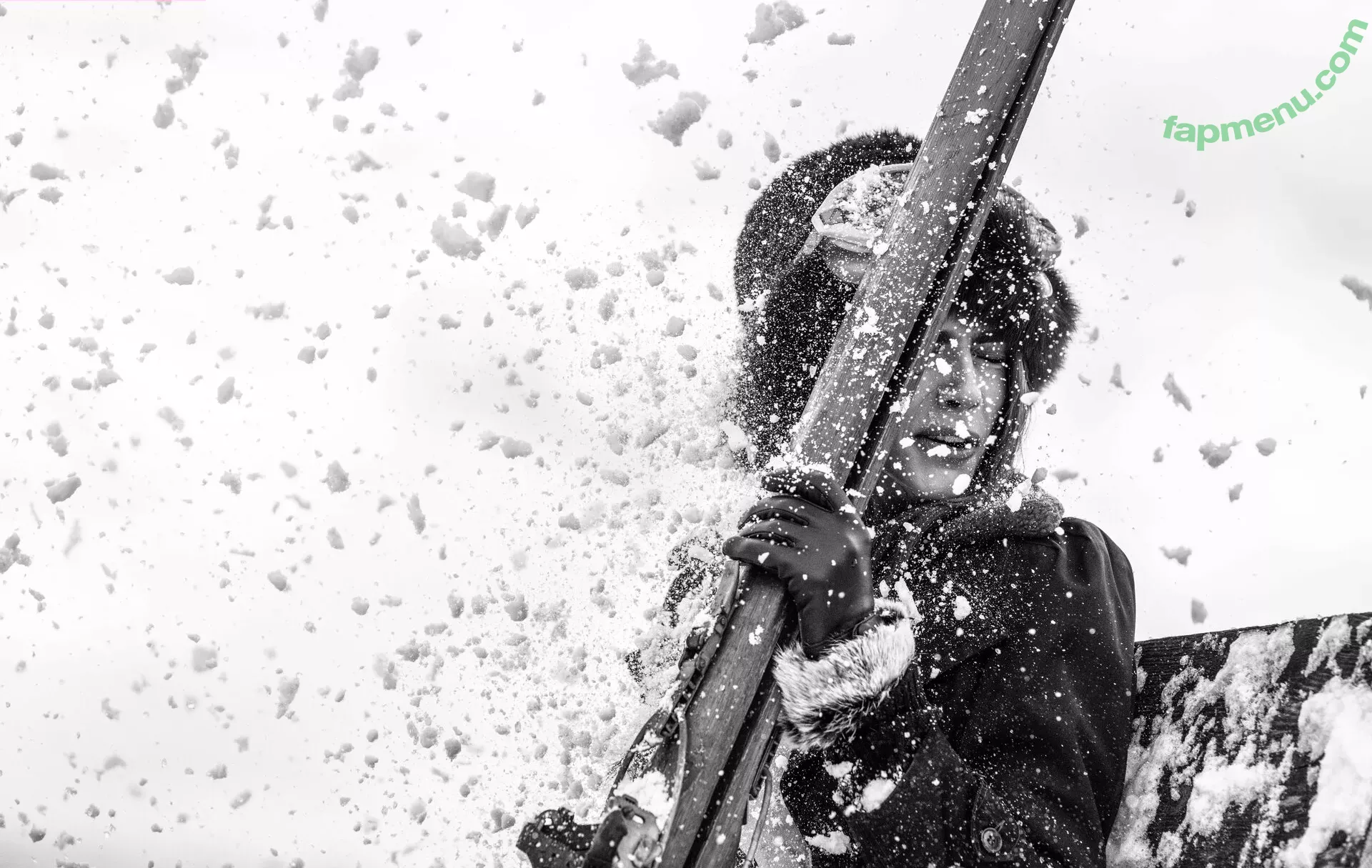 Cara Delevingne nude photo #2410 (CaraDelevingneOfficialPage / Caradelevingne)