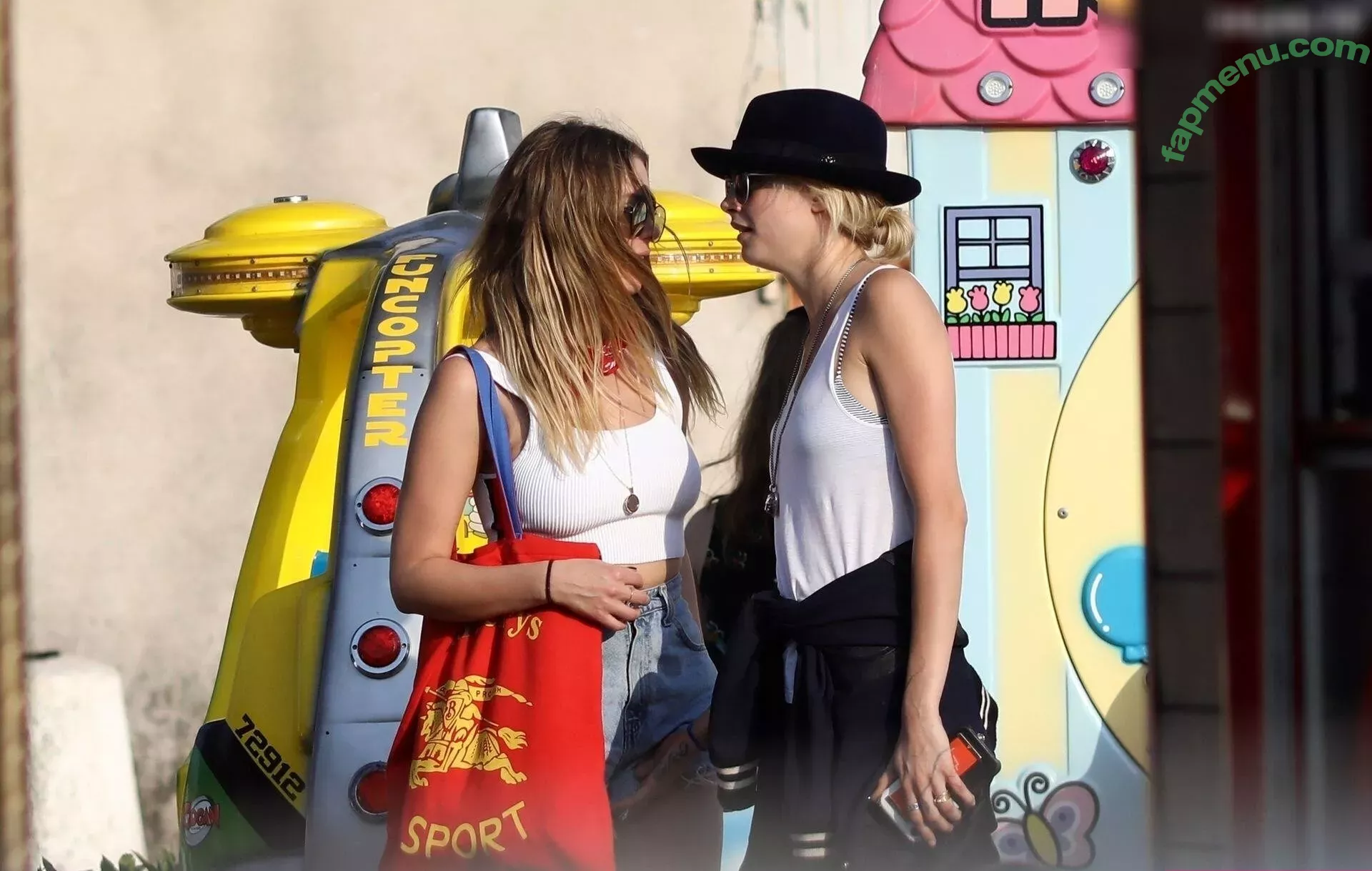 Cara Delevingne nude photo #2432 (CaraDelevingneOfficialPage / Caradelevingne)