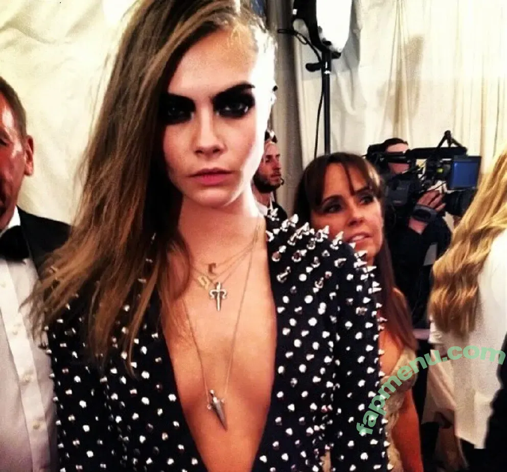 Cara Delevingne nude photo #2874 (CaraDelevingneOfficialPage / caradelevingne)