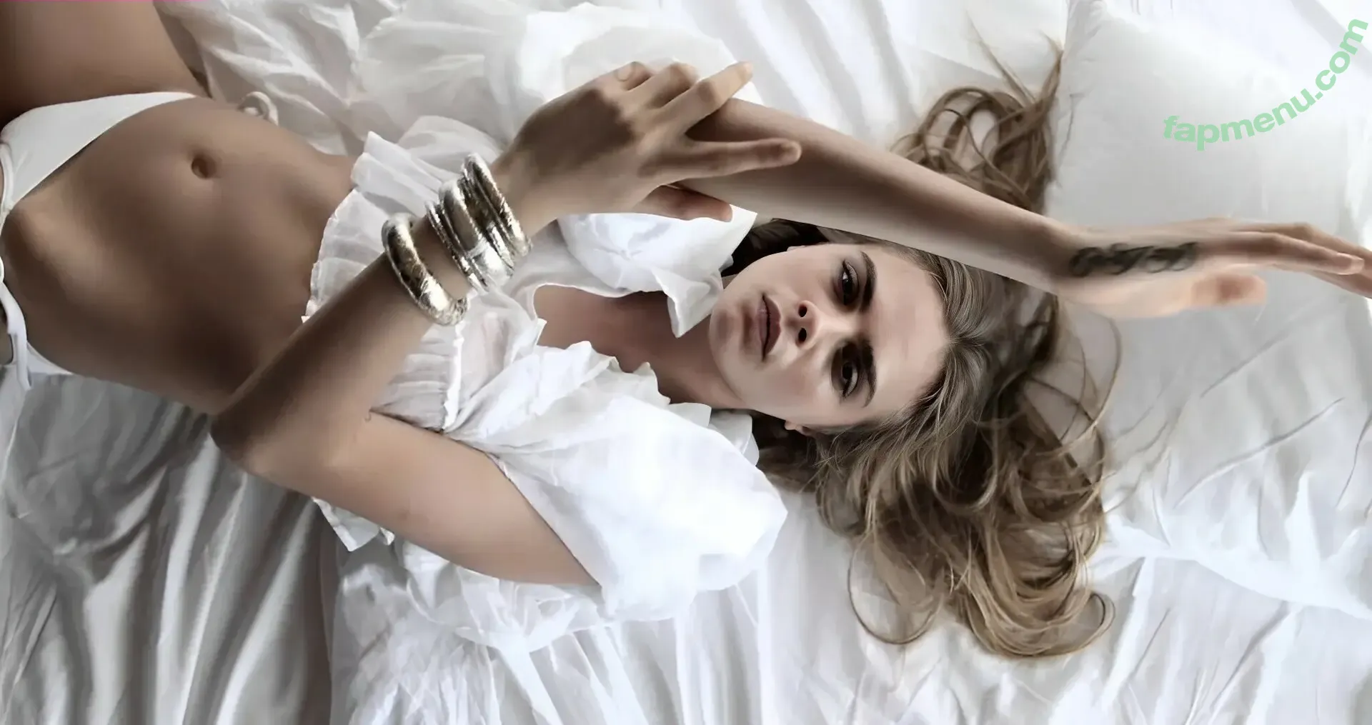 Cara Delevingne nude photo #2900 (CaraDelevingneOfficialPage / caradelevingne)