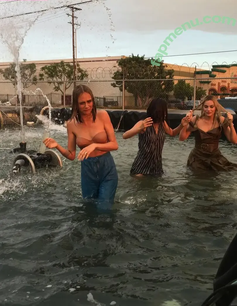 Cara Delevingne nude photo #2922 (CaraDelevingneOfficialPage / caradelevingne)