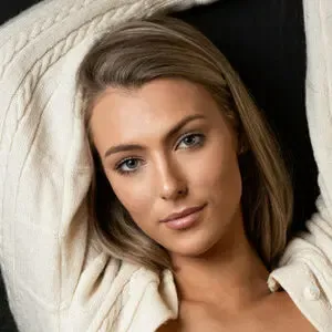 Cara Ellis / caralellis nude photo #0004