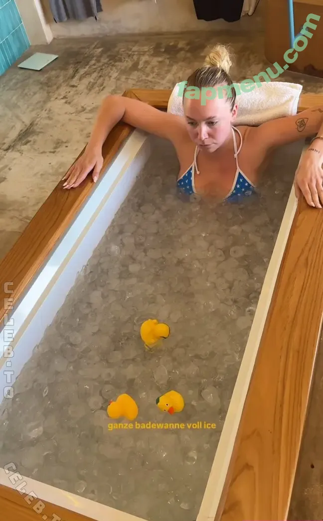 Caramella nude photo #0048 (caramellakimm / kimcaramella)