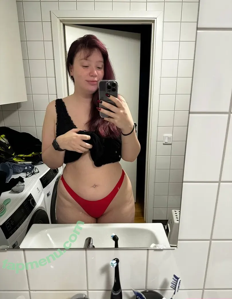 caramelob nude photo #0004 (caramelob)