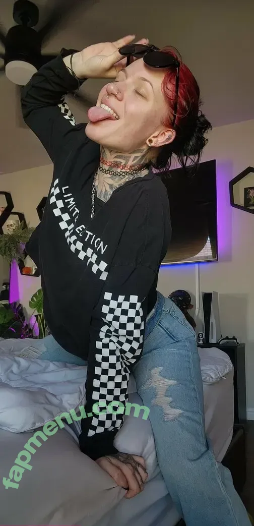 carbasauruslexdied nude photo #0001 (breakingdad420)