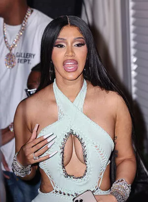 Cardi B / iamcardib nude photo #0192