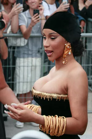 Cardi B / iamcardib nude photo #0226