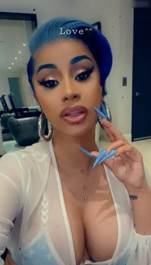 Cardi B / iamcardib nude photo #0454