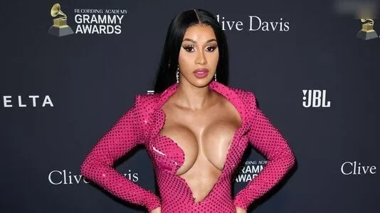 Cardi B / iamcardib nude photo #0458