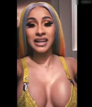 Cardi B / iamcardib nude photo #0468