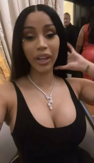 Cardi B / iamcardib nude photo #0686