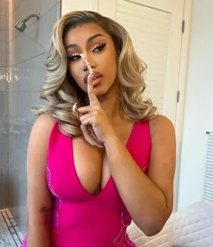 Cardi B / iamcardib nude photo #0788