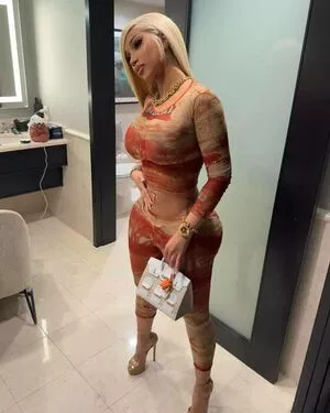 Cardi B / iamcardib nude photo #0837