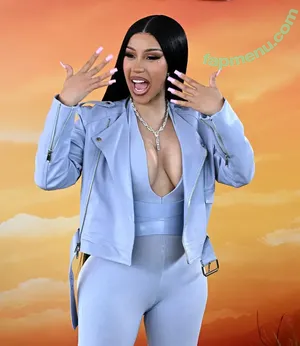 Cardi B / iamcardib nude photo #0982