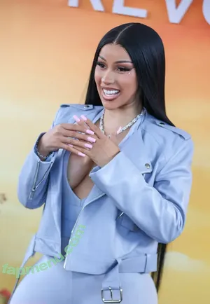 Cardi B / iamcardib nude photo #0992