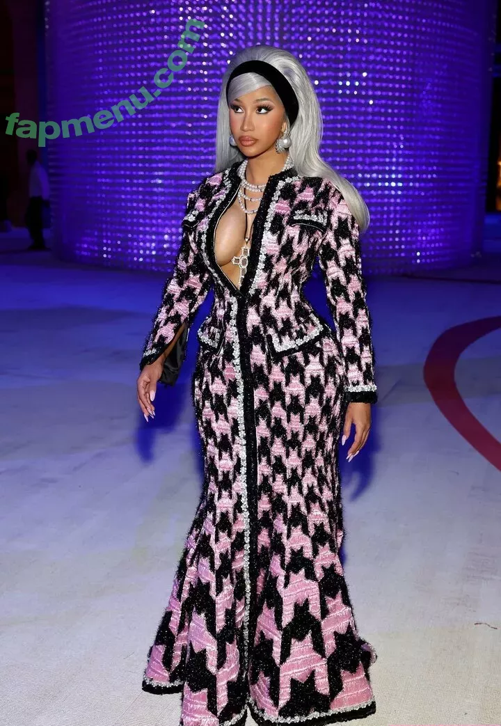 Cardi B nude photo #0159 (cardib / iamcardib)