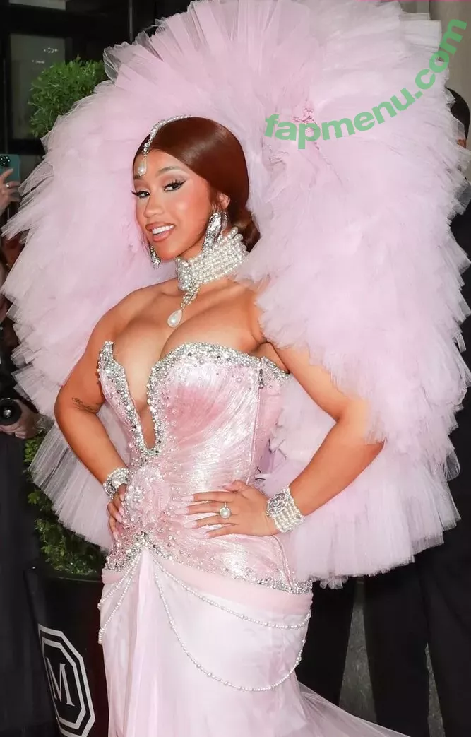 Cardi B nude photo #0165 (cardib / iamcardib)