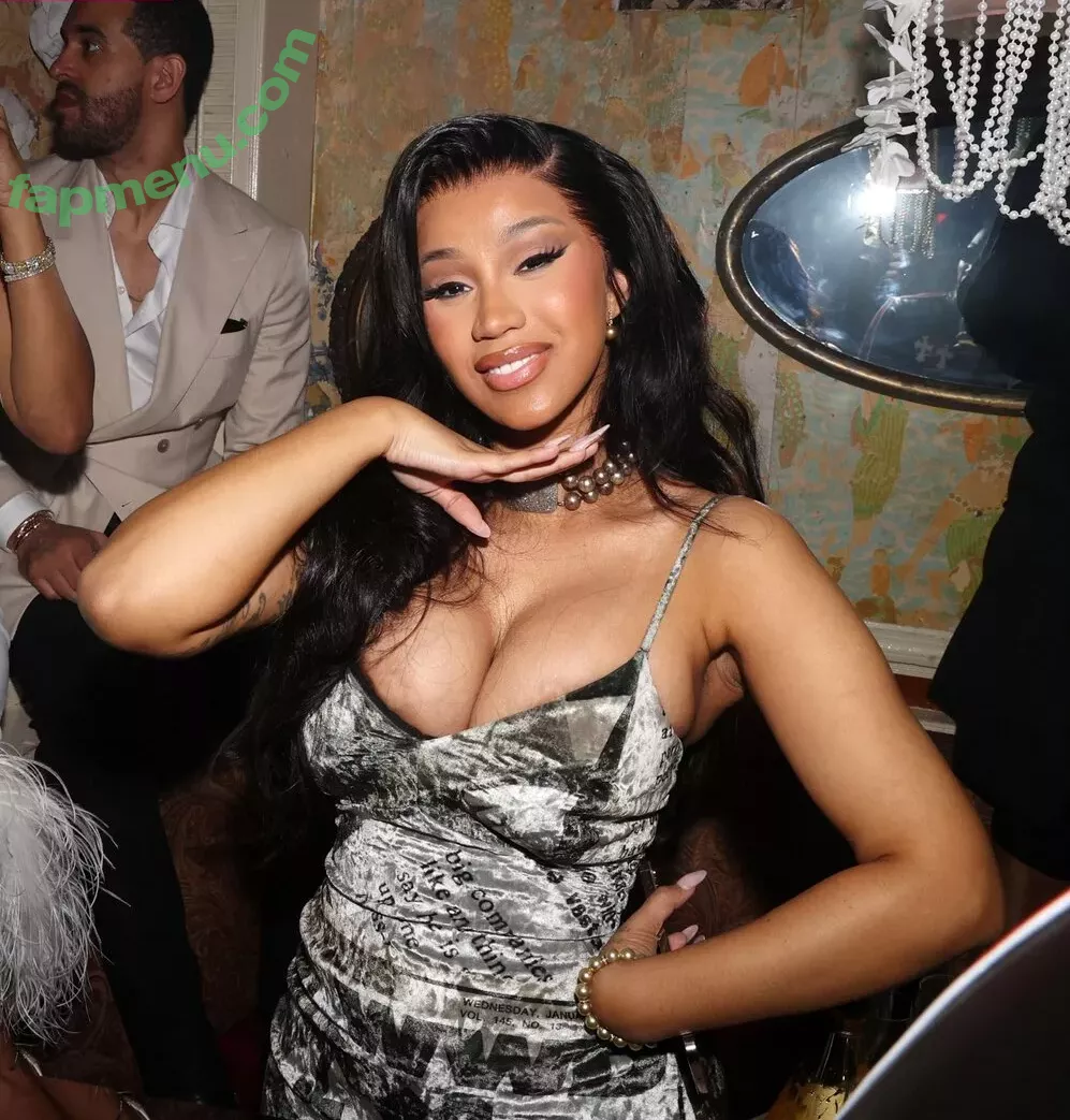 Cardi B nude photo #0172 (cardib / iamcardib)