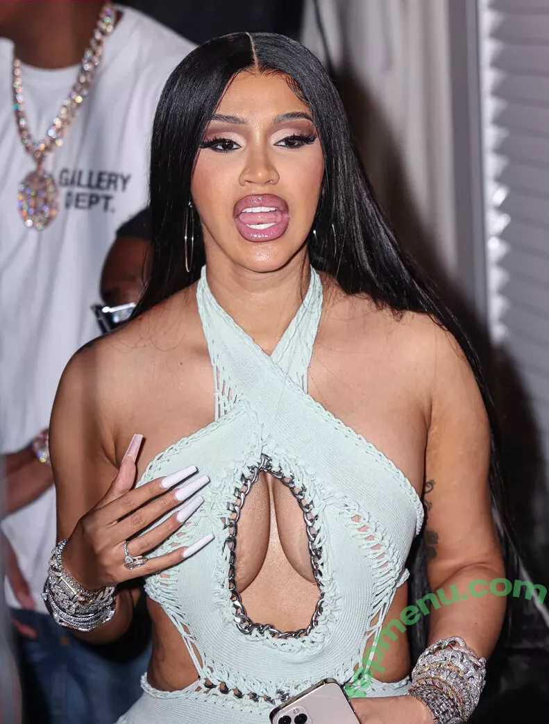 Cardi B nude photo #0192 (cardib / iamcardib)