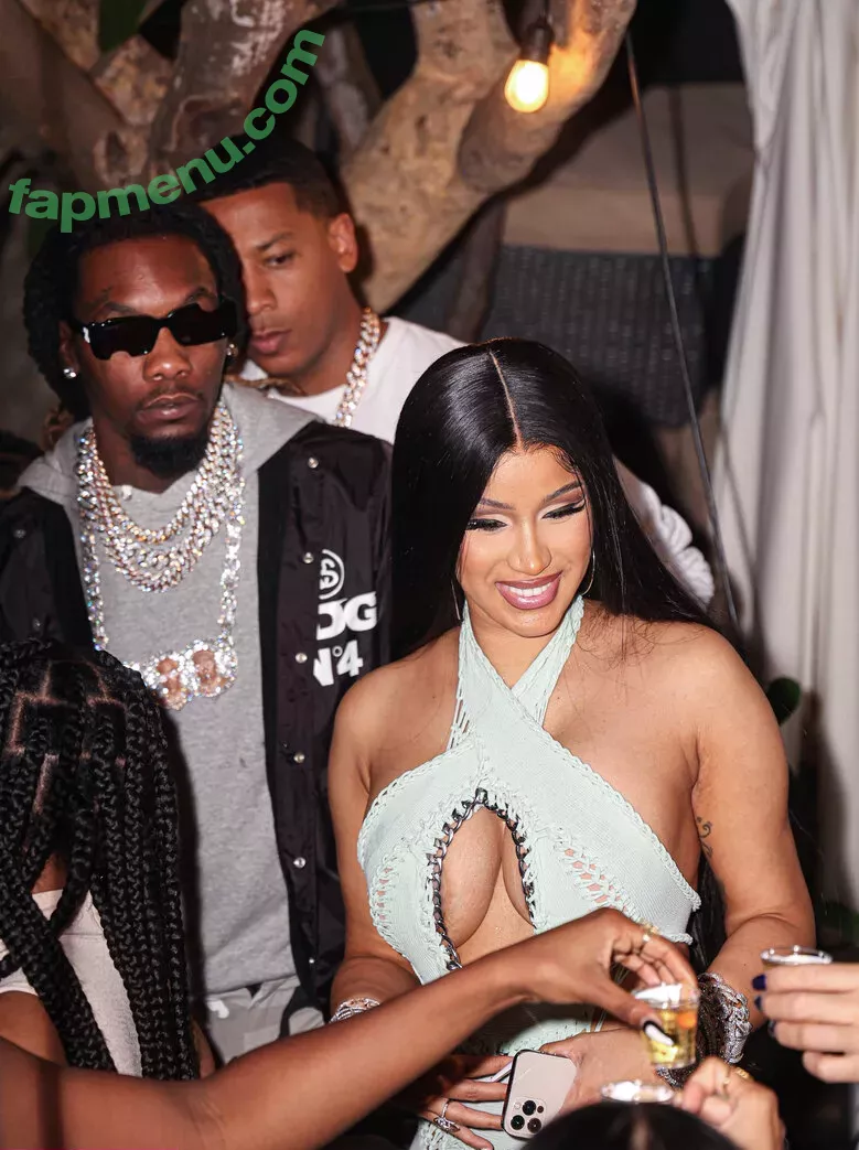 Cardi B nude photo #0197 (cardib / iamcardib)