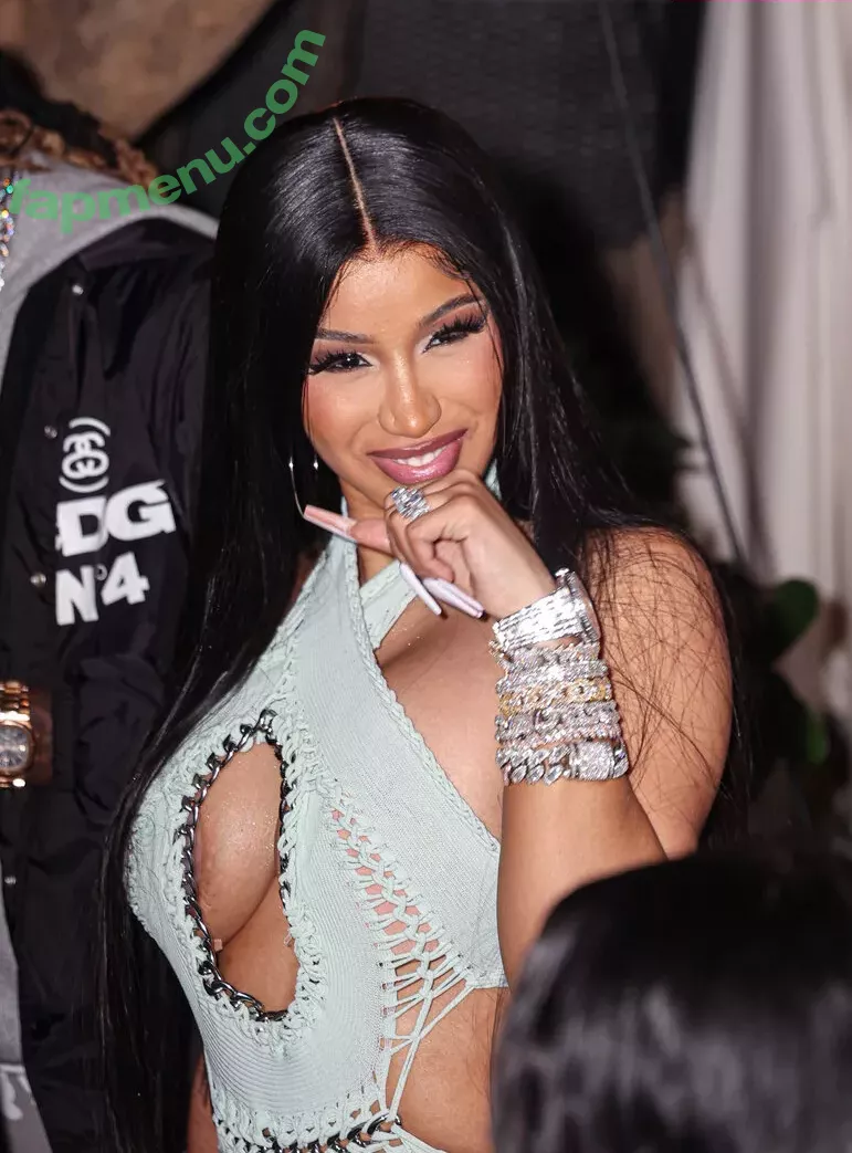 Cardi B nude photo #0198 (cardib / iamcardib)