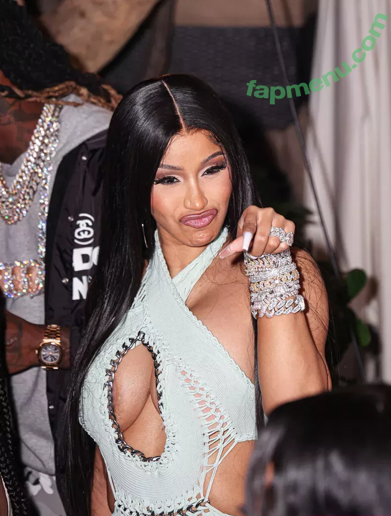 Cardi B nude photo #0200 (cardib / iamcardib)