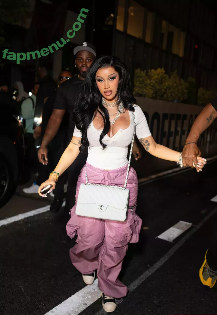 Cardi B nude photo #0419 (cardib / iamcardib)