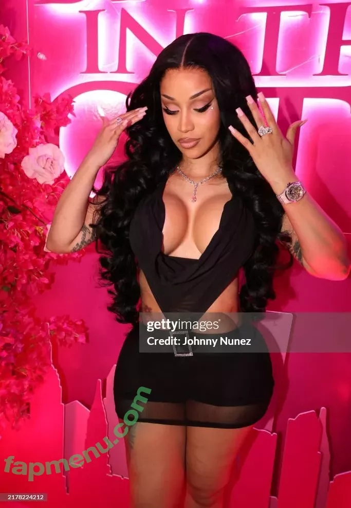 Cardi B nude photo #0730 (iamcardib)