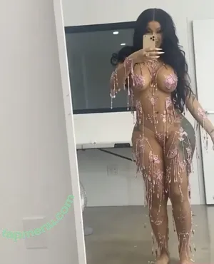 Cardi B / iamcardib nude photo #1054